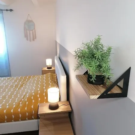 Appartement Moderne Entierement Renove Aurillac Exterior photo