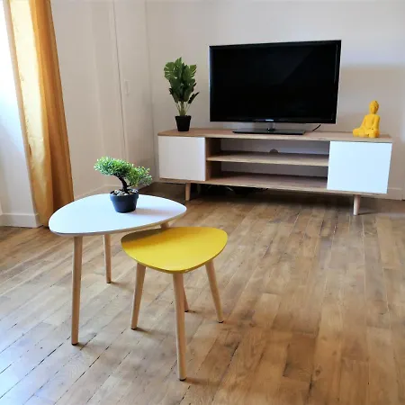 Appartement Moderne Entierement Renove Aurillac Exterior photo